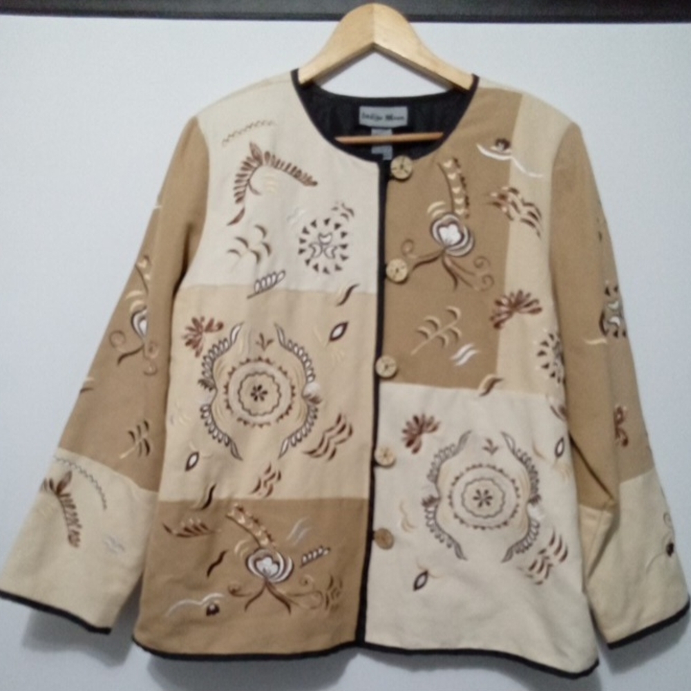 Indigo Neutral Patchwork Embroidered Blazer in Cr… - image 3